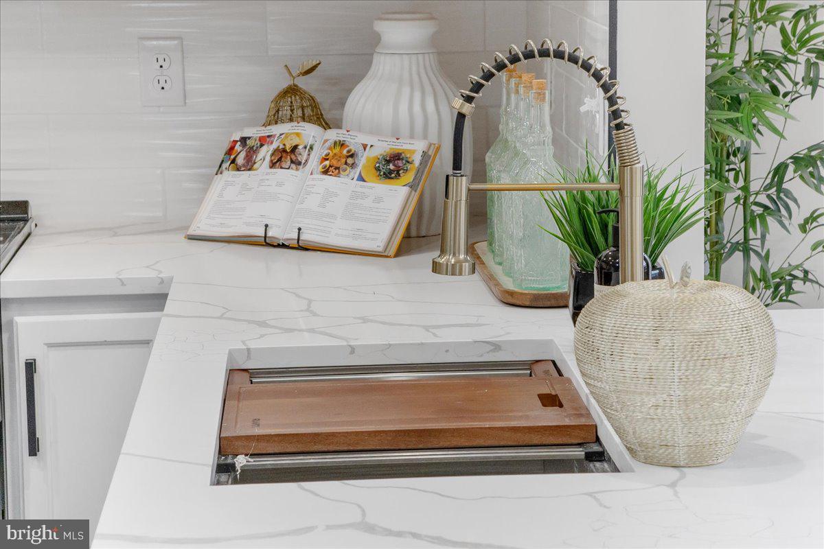 BROOKFIELD ON THE POTOMAC - Residential