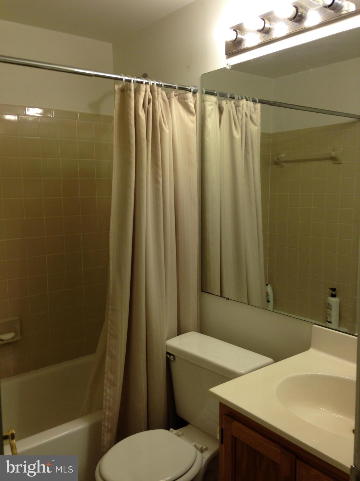 HOLLY POINTE - Residential