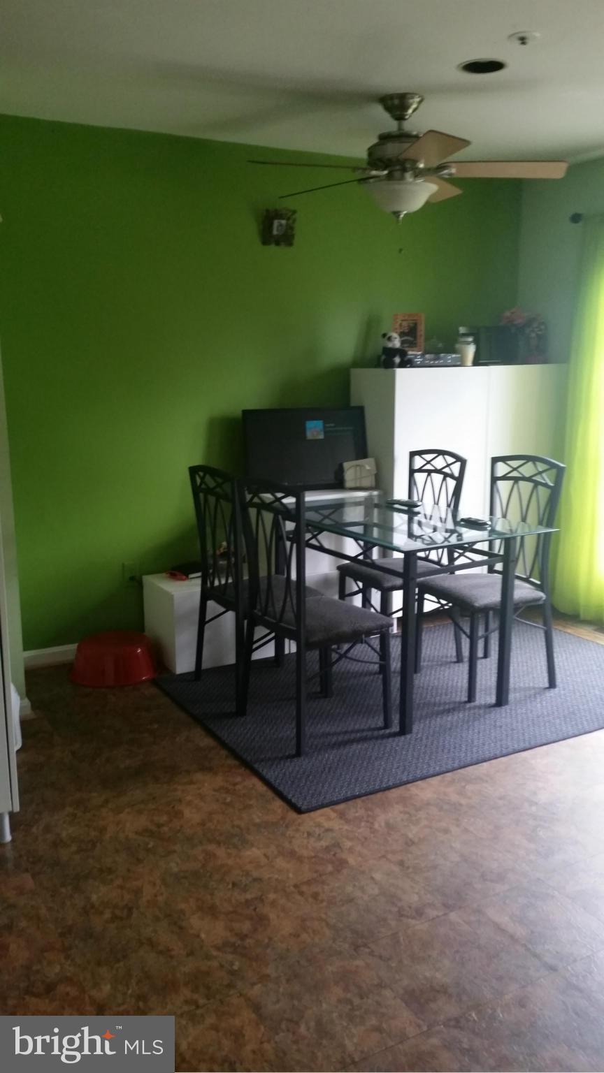 HOLLY POINTE - Residential