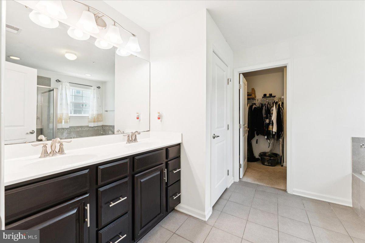 STONEGATE ESTATES - Residential