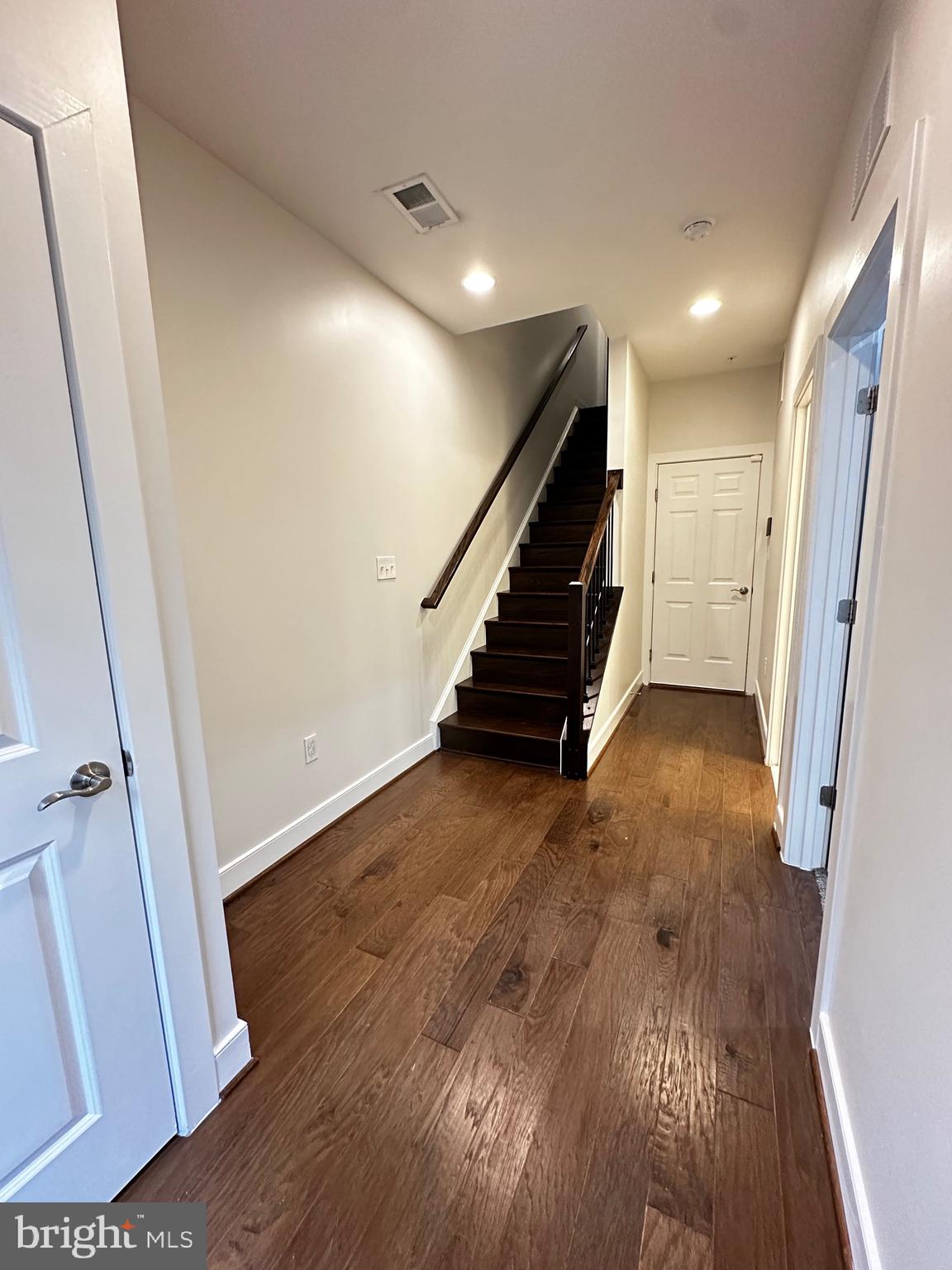 CAMERON PARK - Residential Lease