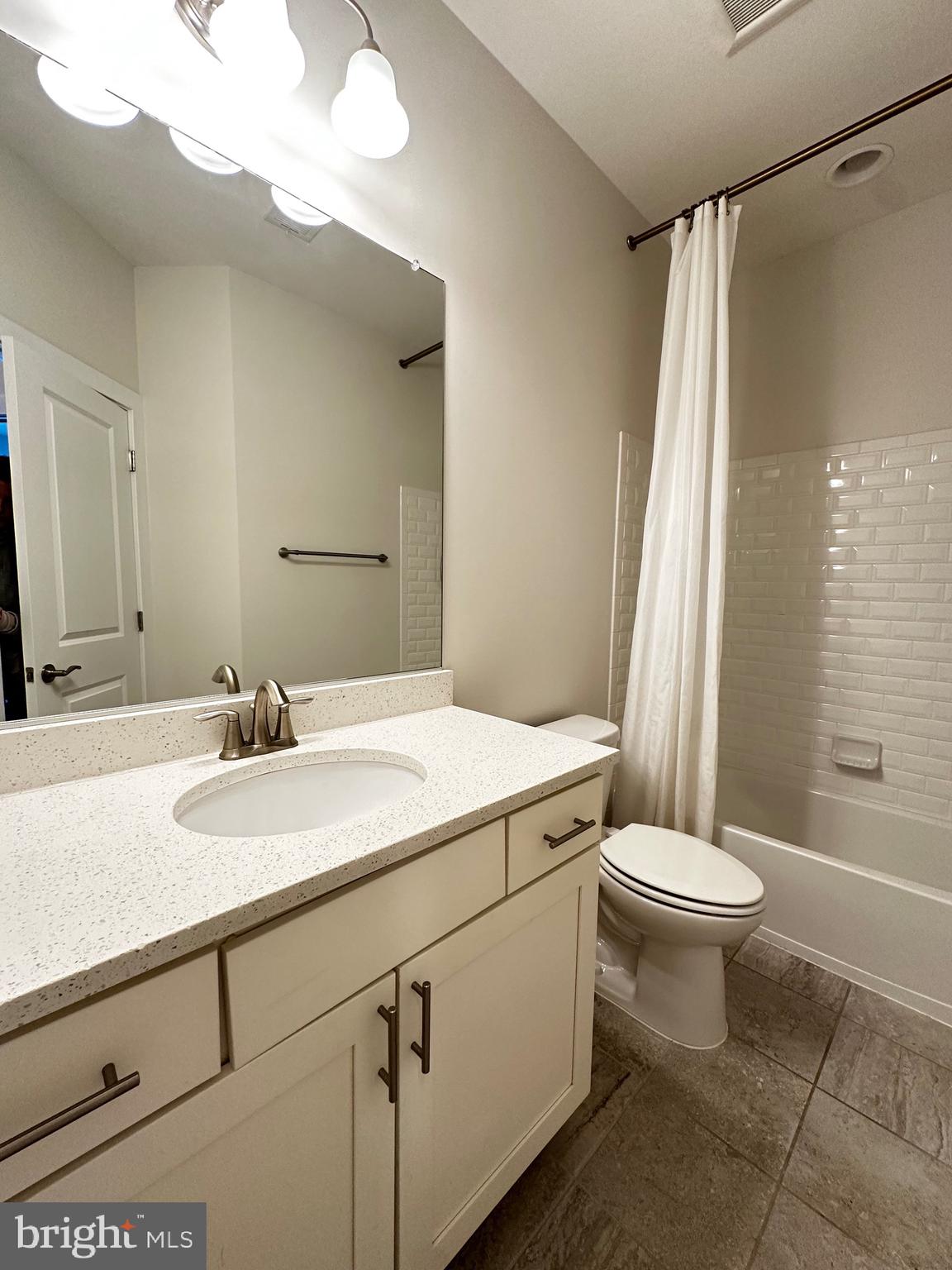 CAMERON PARK - Residential Lease