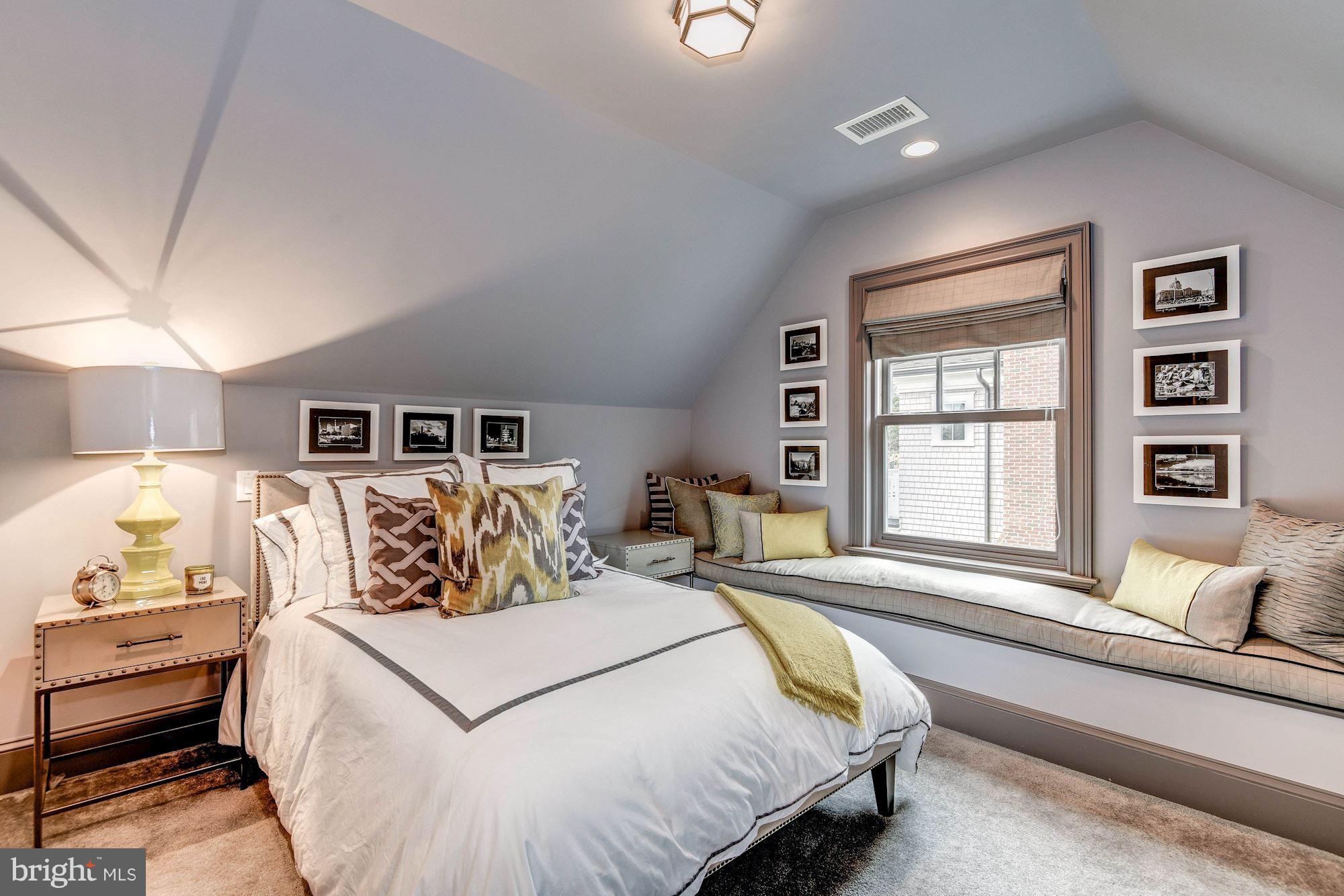 PHILLIPS PARK - Residential