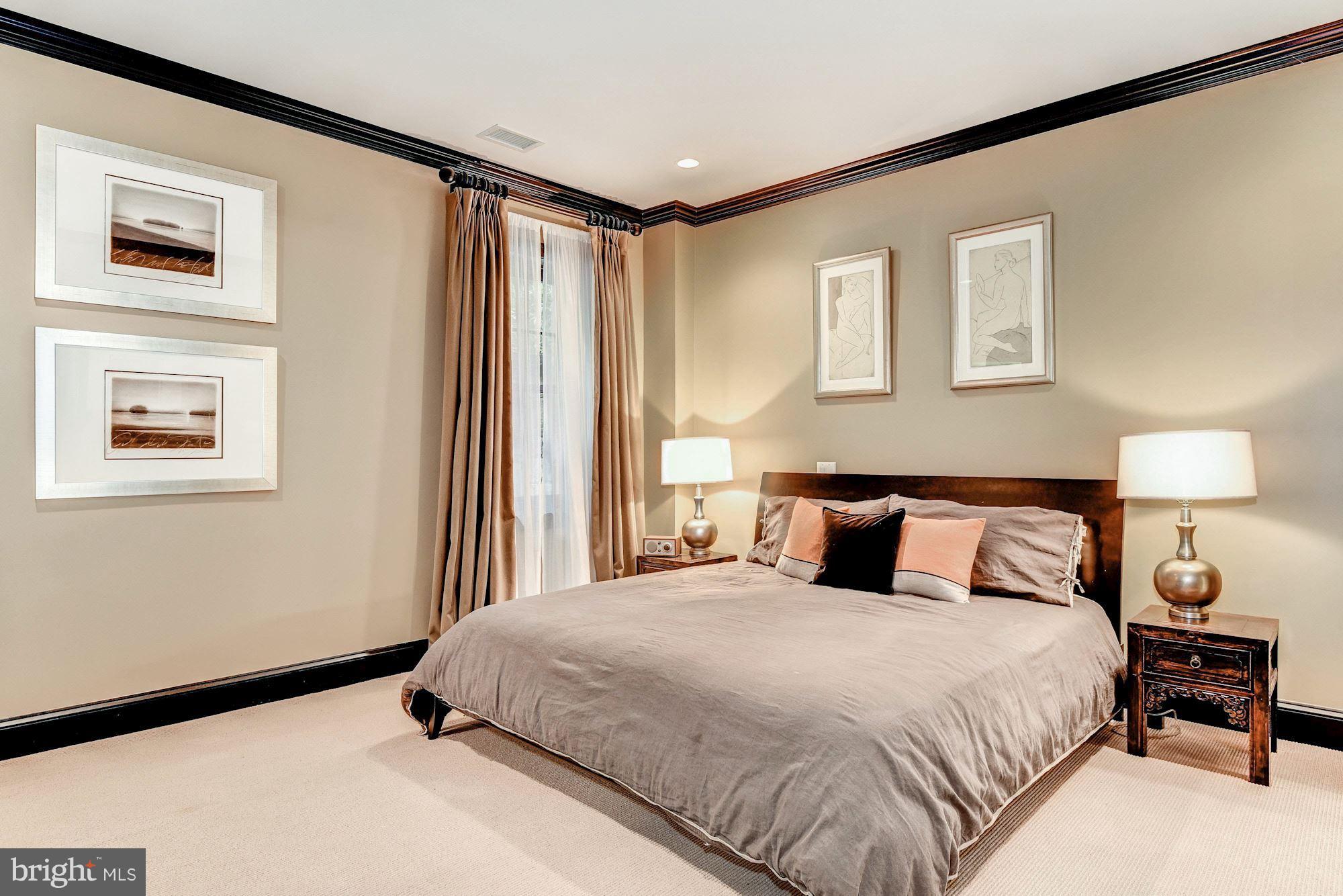 PHILLIPS PARK - Residential