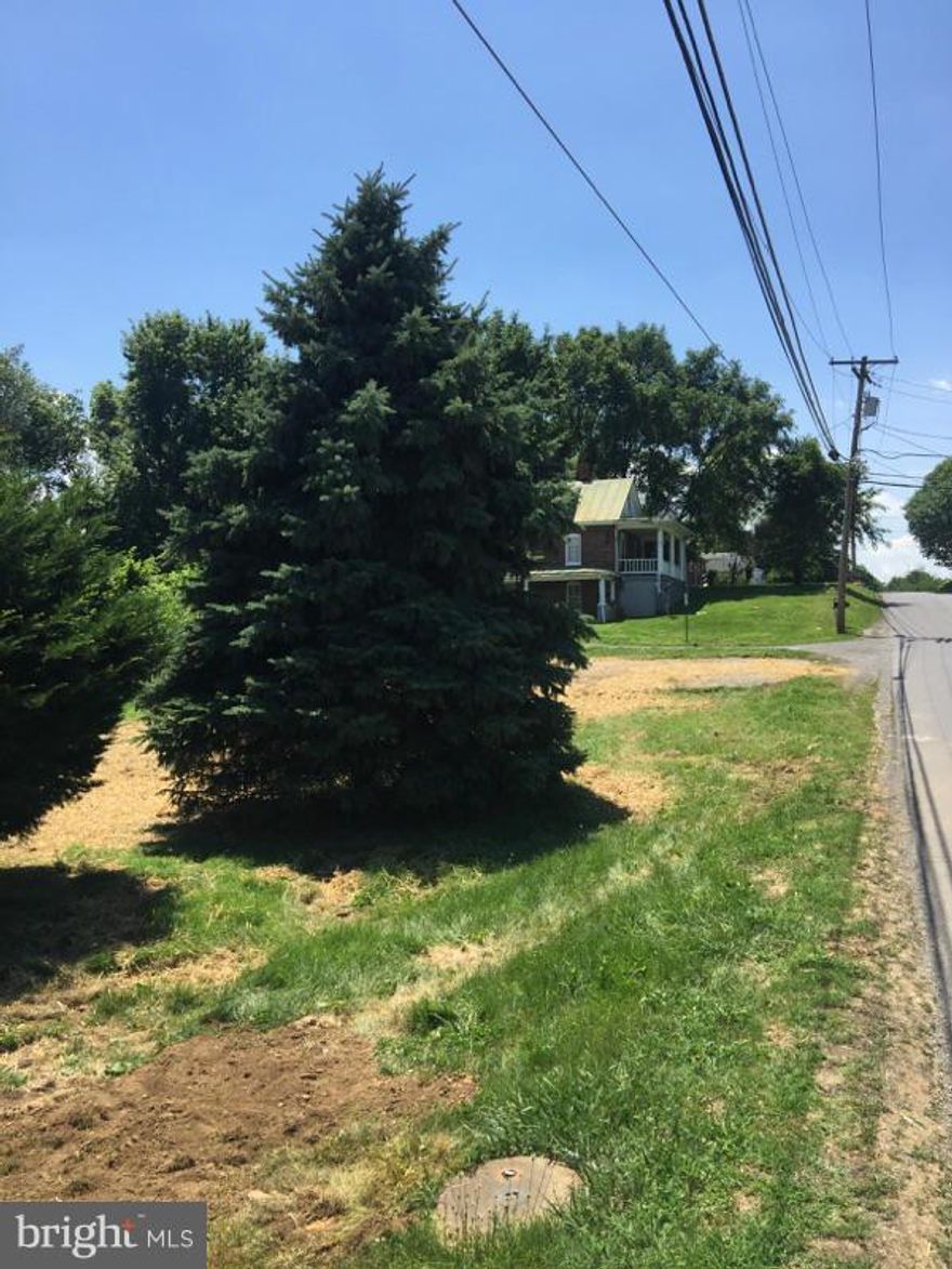 Level, clear lot conveniently located on paved road just off main road. Electric, Public Water & Sewer are at the property. Freddie Mac First Look Initiative Expires July 25, 2016 for Owner/Occupants. Lot size per Jefferson County Property Card. 107' by 45'. No Mobile Homes Permitted.