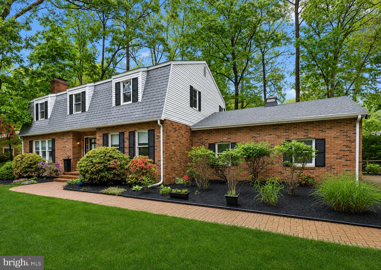 4 CANTERBURY LANE