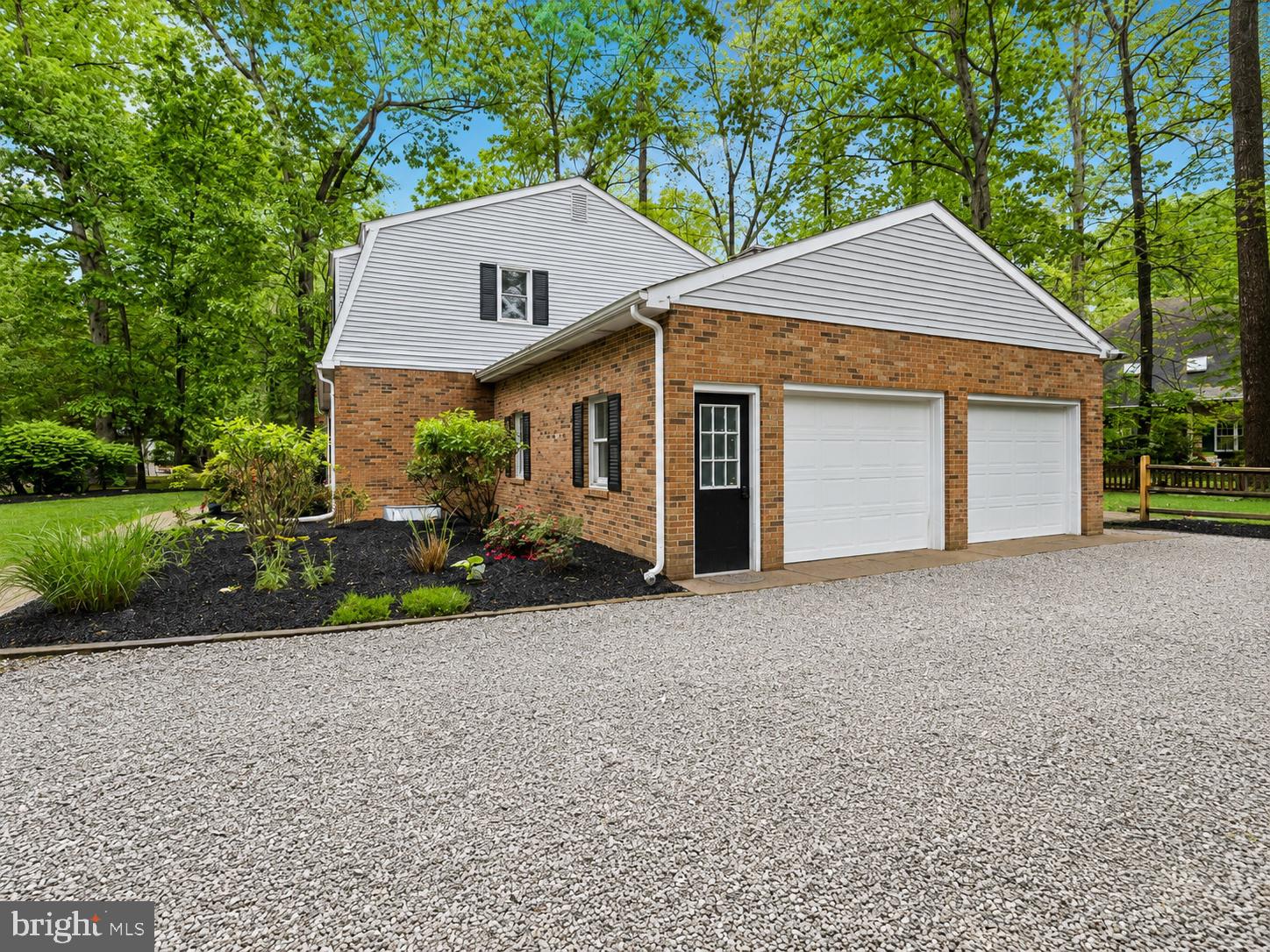 4 CANTERBURY LANE
