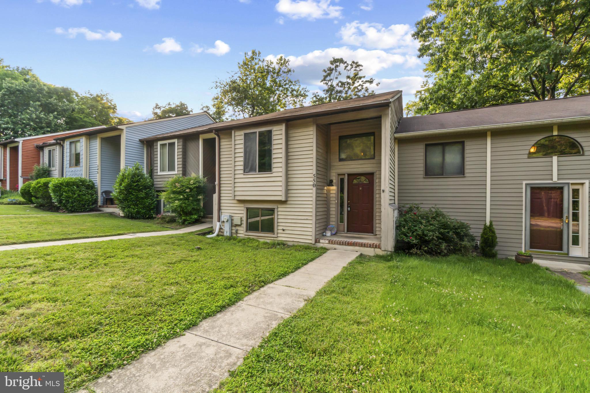 550 GREENHILL COURT