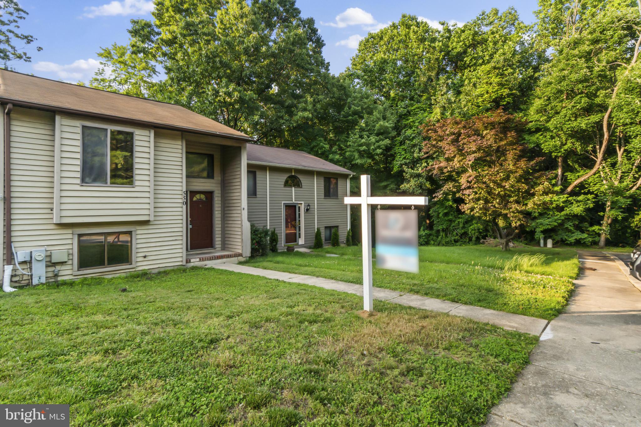 550 GREENHILL COURT