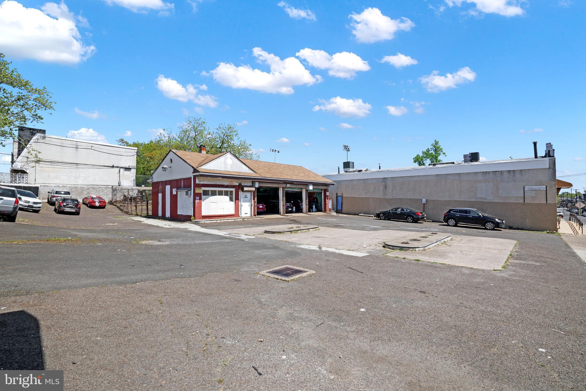 OLNEY - Commercial Sale
