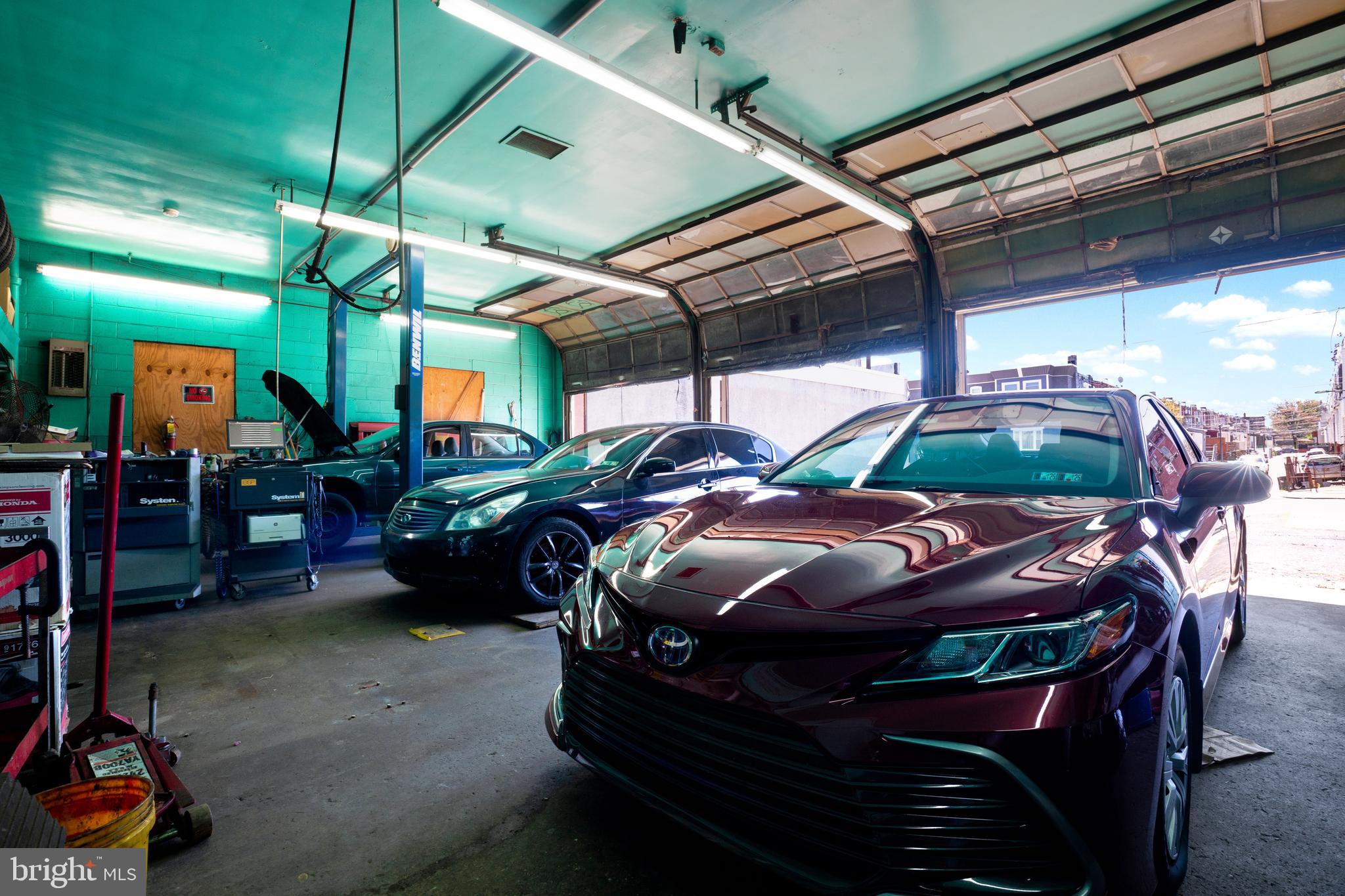 OLNEY - Commercial Sale