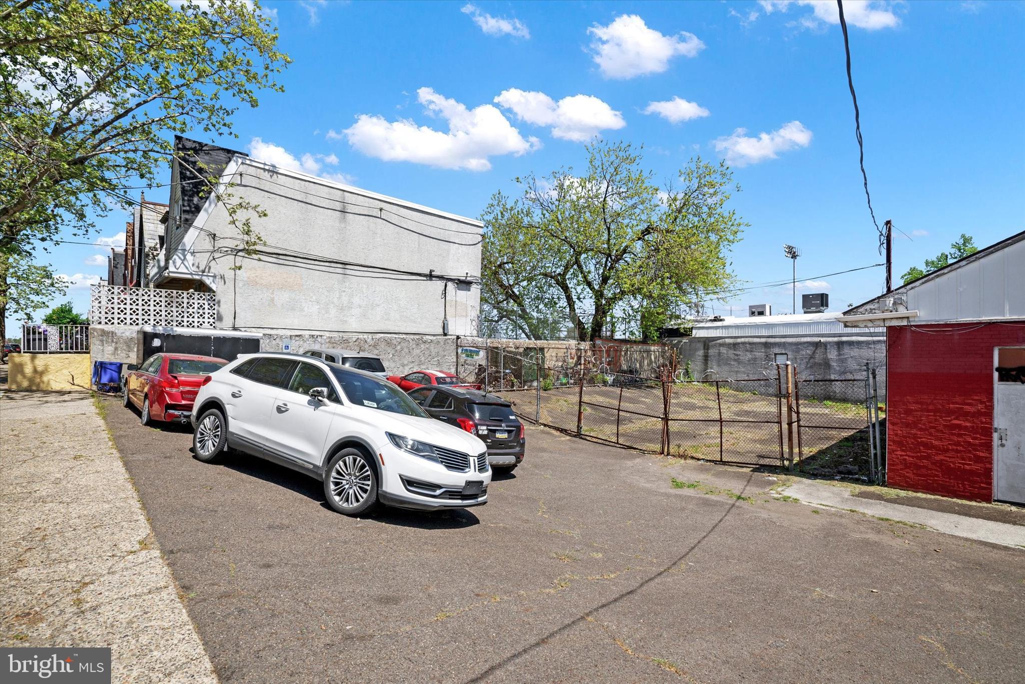 OLNEY - Commercial Sale