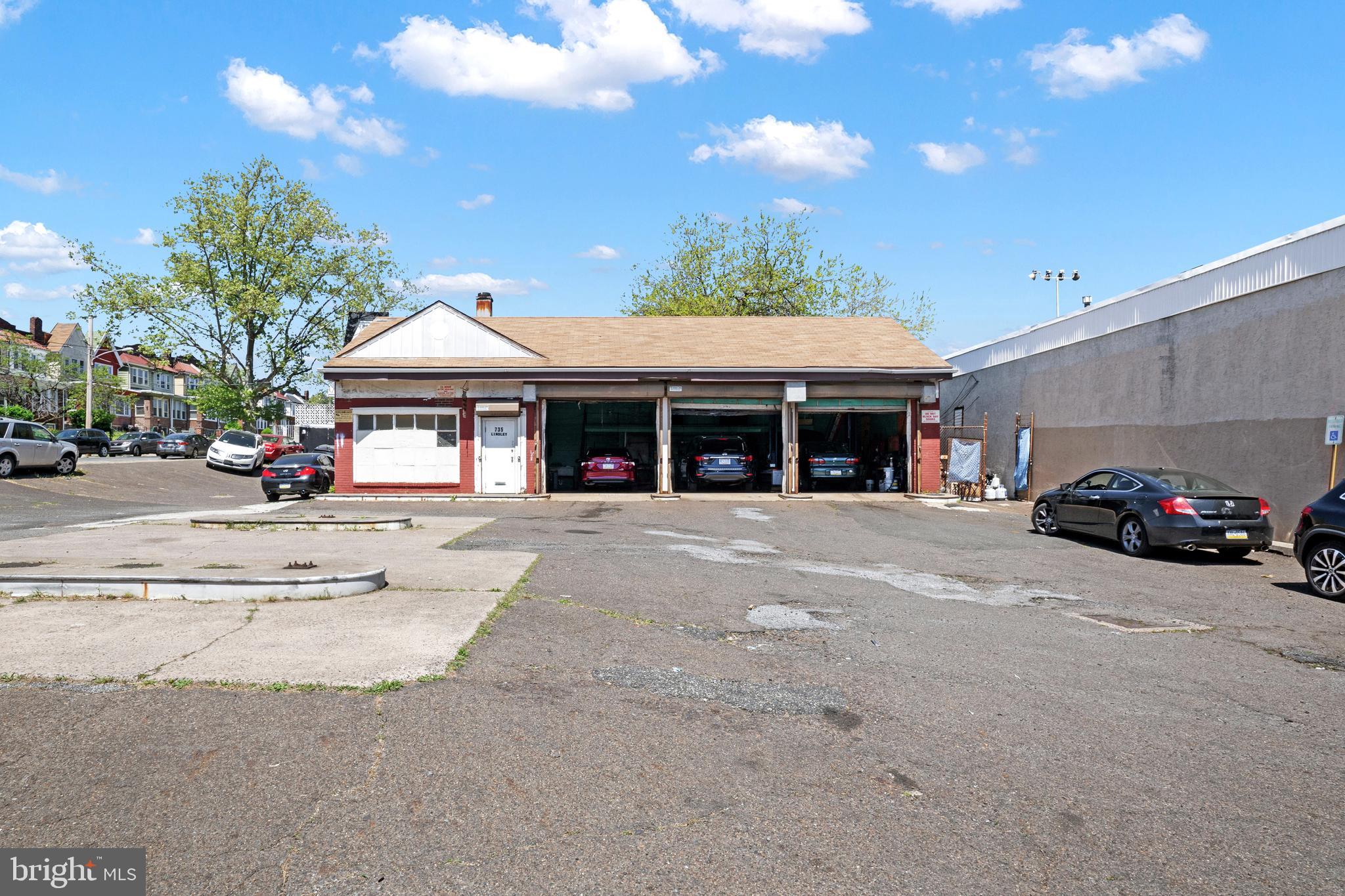 OLNEY - Commercial Sale