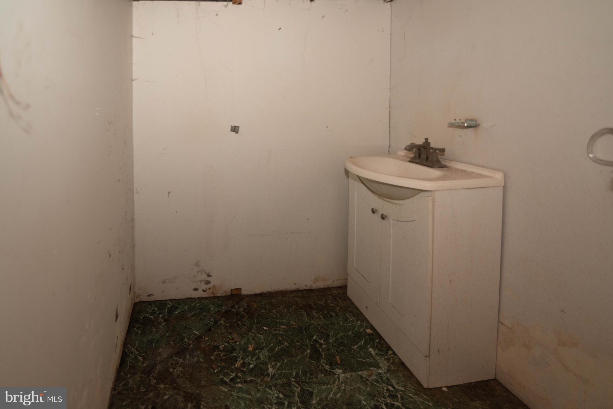 MIDTOWN EDMONDSON - Residential