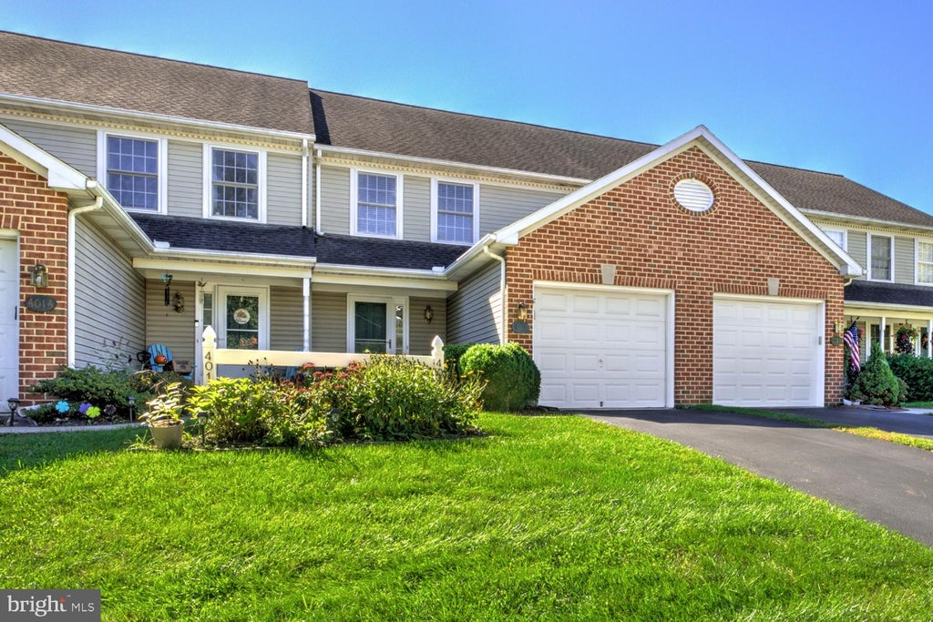 Photo of 4016 Parkside Court, MOUNT JOY, PA 17552 (MLS # PALA2096640)