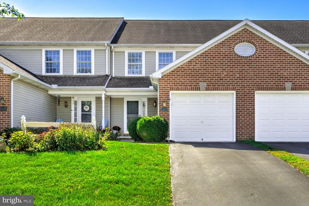 Photo of 4016 Parkside Court, MOUNT JOY, PA 17552 (MLS # PALA2096640)
