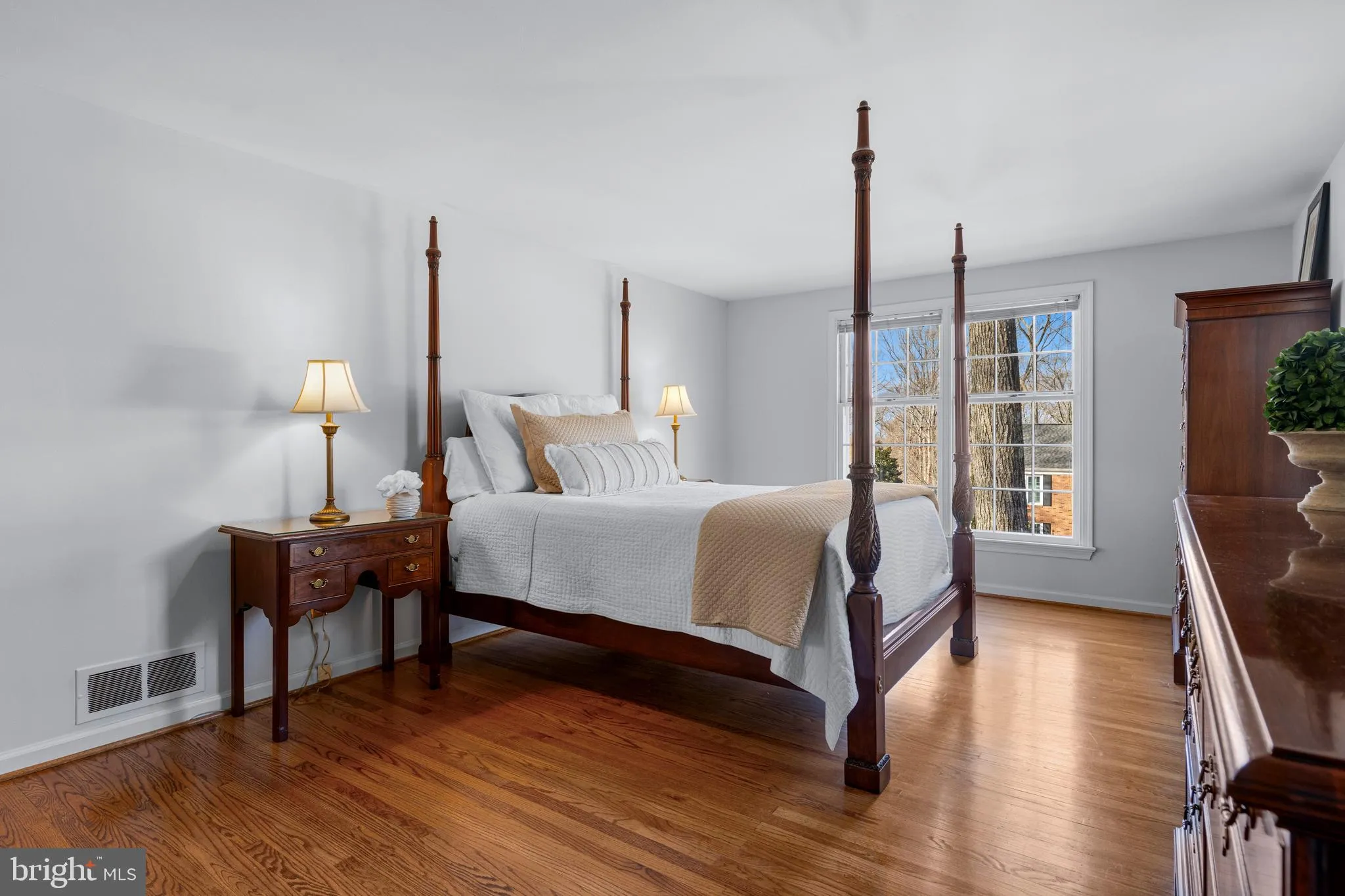 Wayne, Pennsylvania 19087, United States, 5 Bedrooms Bedrooms, ,3 BathroomsBathrooms,Residential,Pending,8421