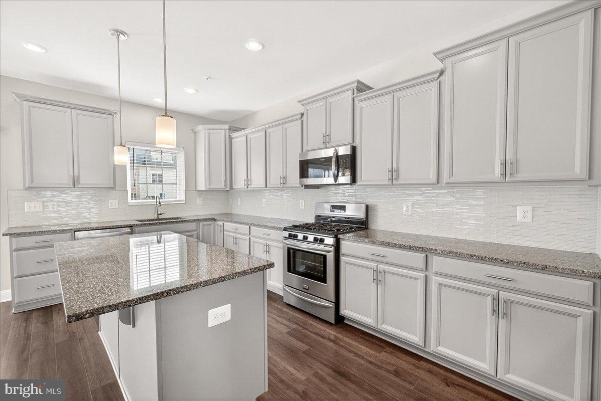 WESTVIEW SOUTH - Residential