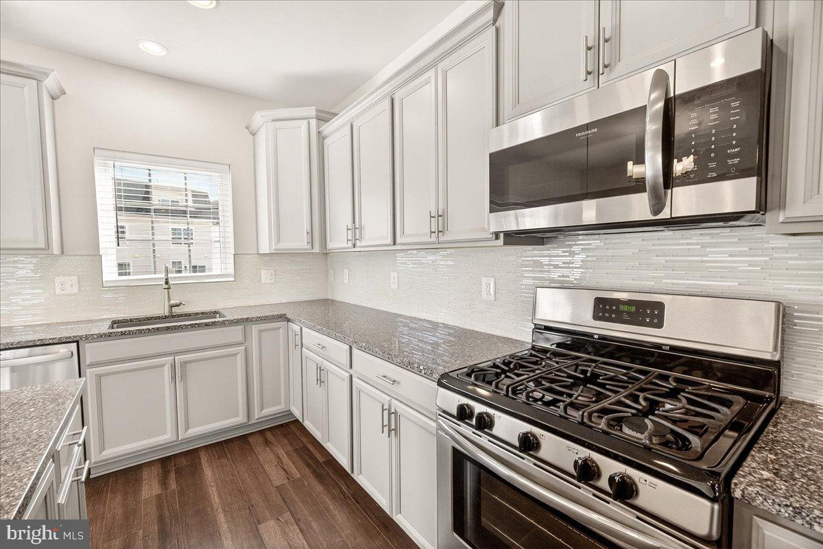 WESTVIEW SOUTH - Residential