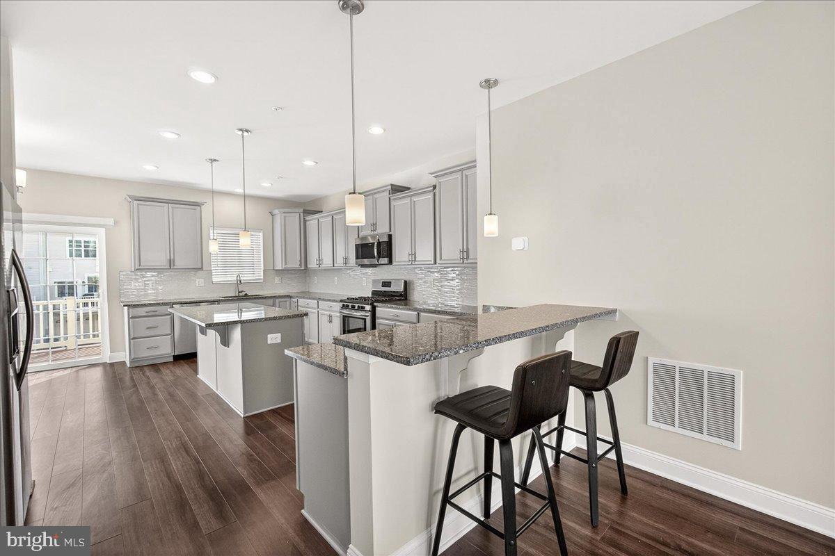 WESTVIEW SOUTH - Residential