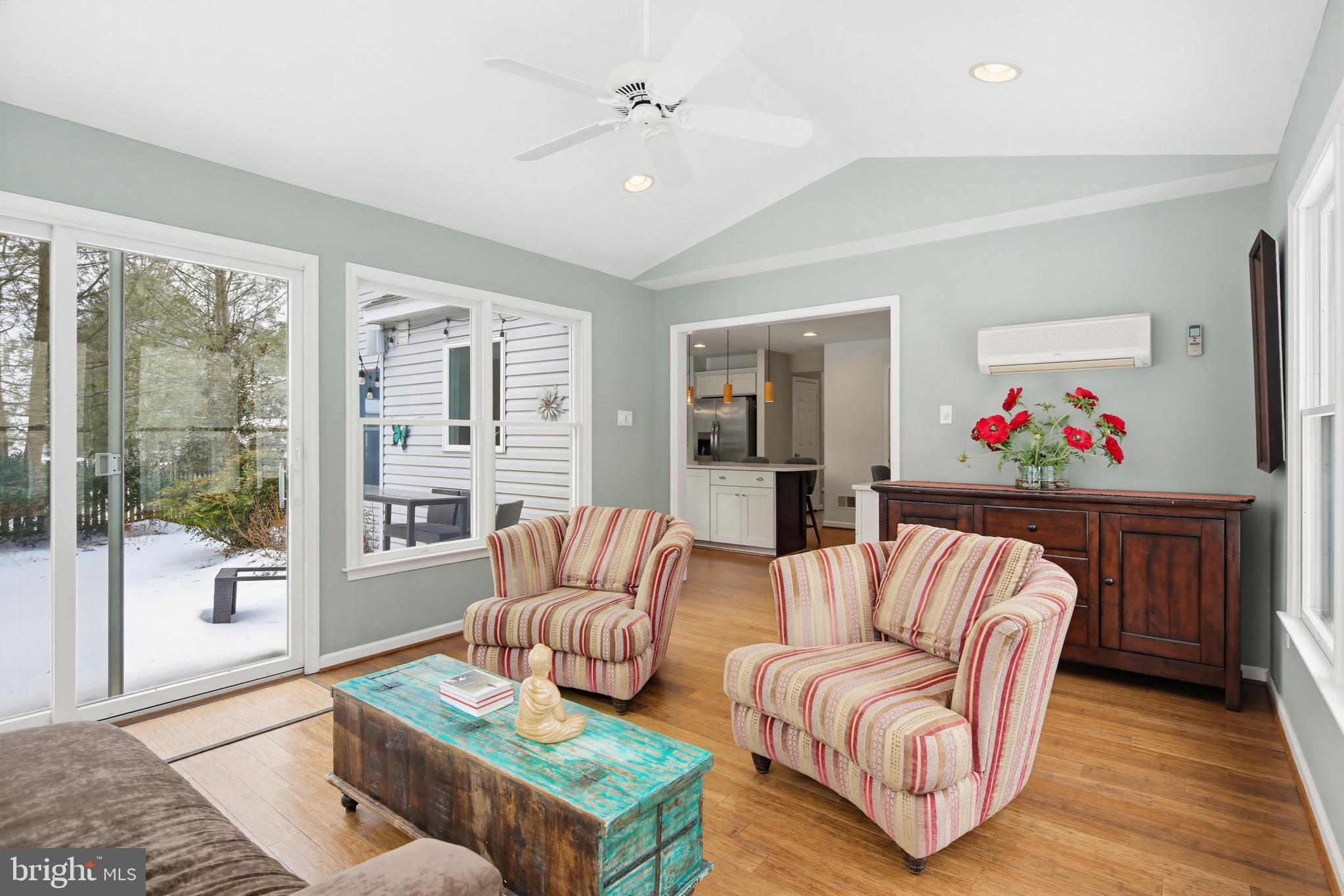 VILLAGE OF RIVER HILL - Residential