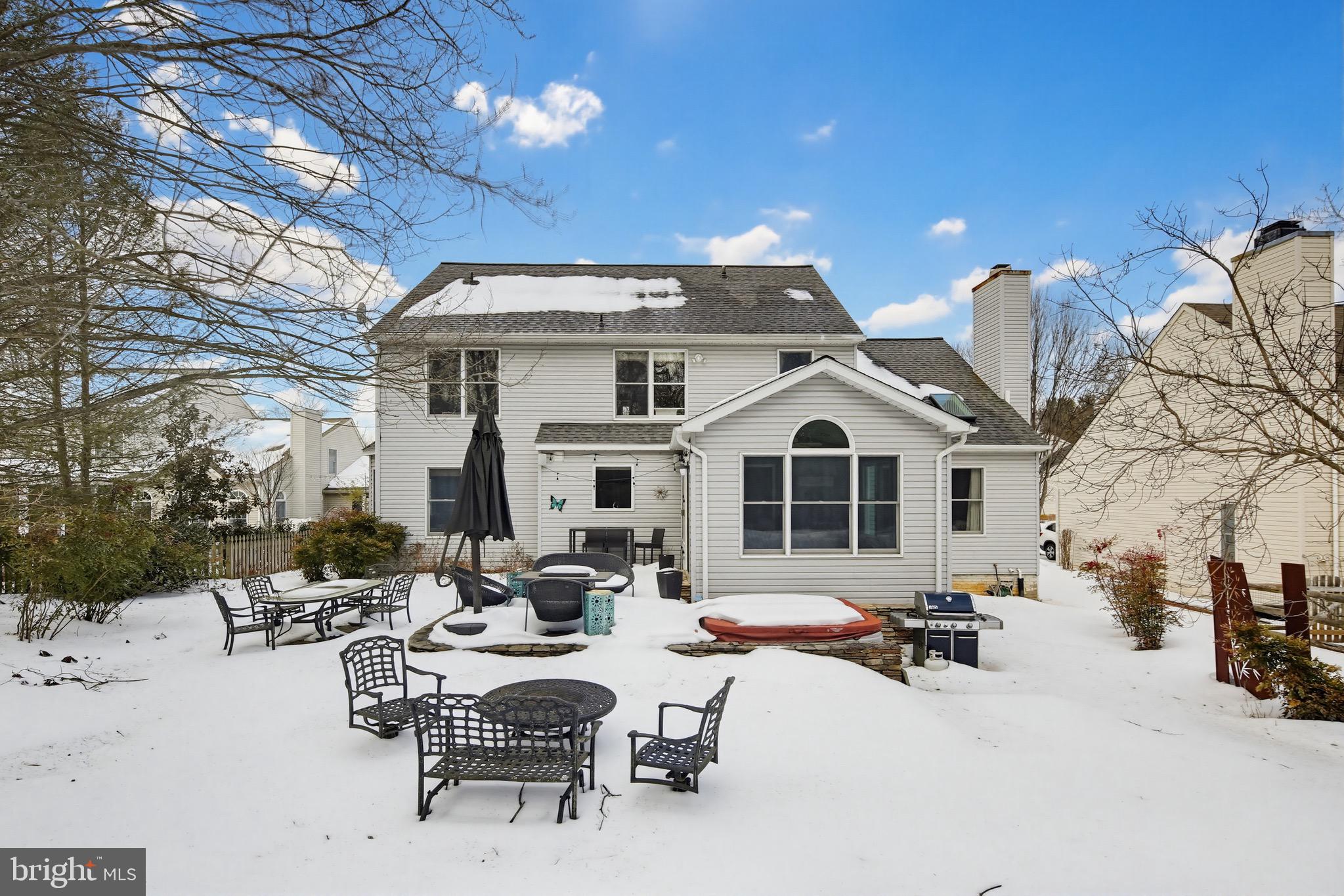 VILLAGE OF RIVER HILL - Residential