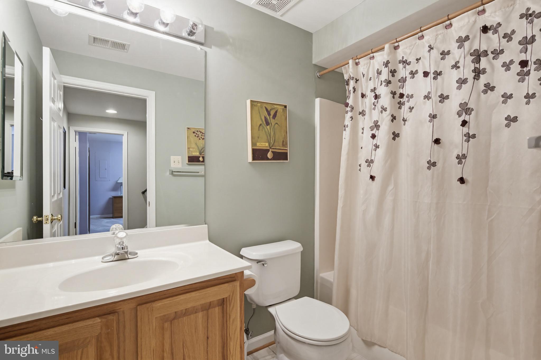 VILLAGE OF RIVER HILL - Residential