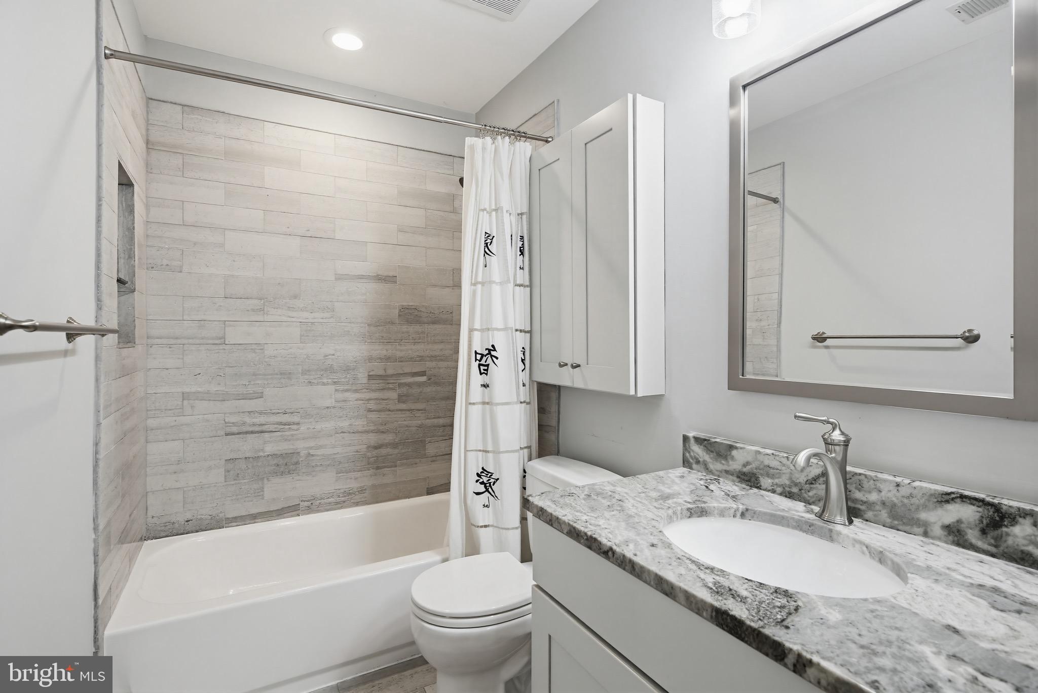 VILLAGE OF RIVER HILL - Residential