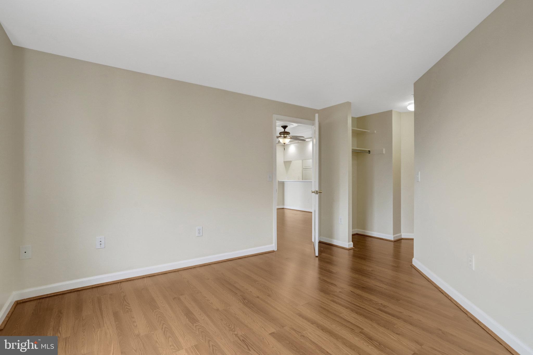 VIRGINIA SQUARE - Residential