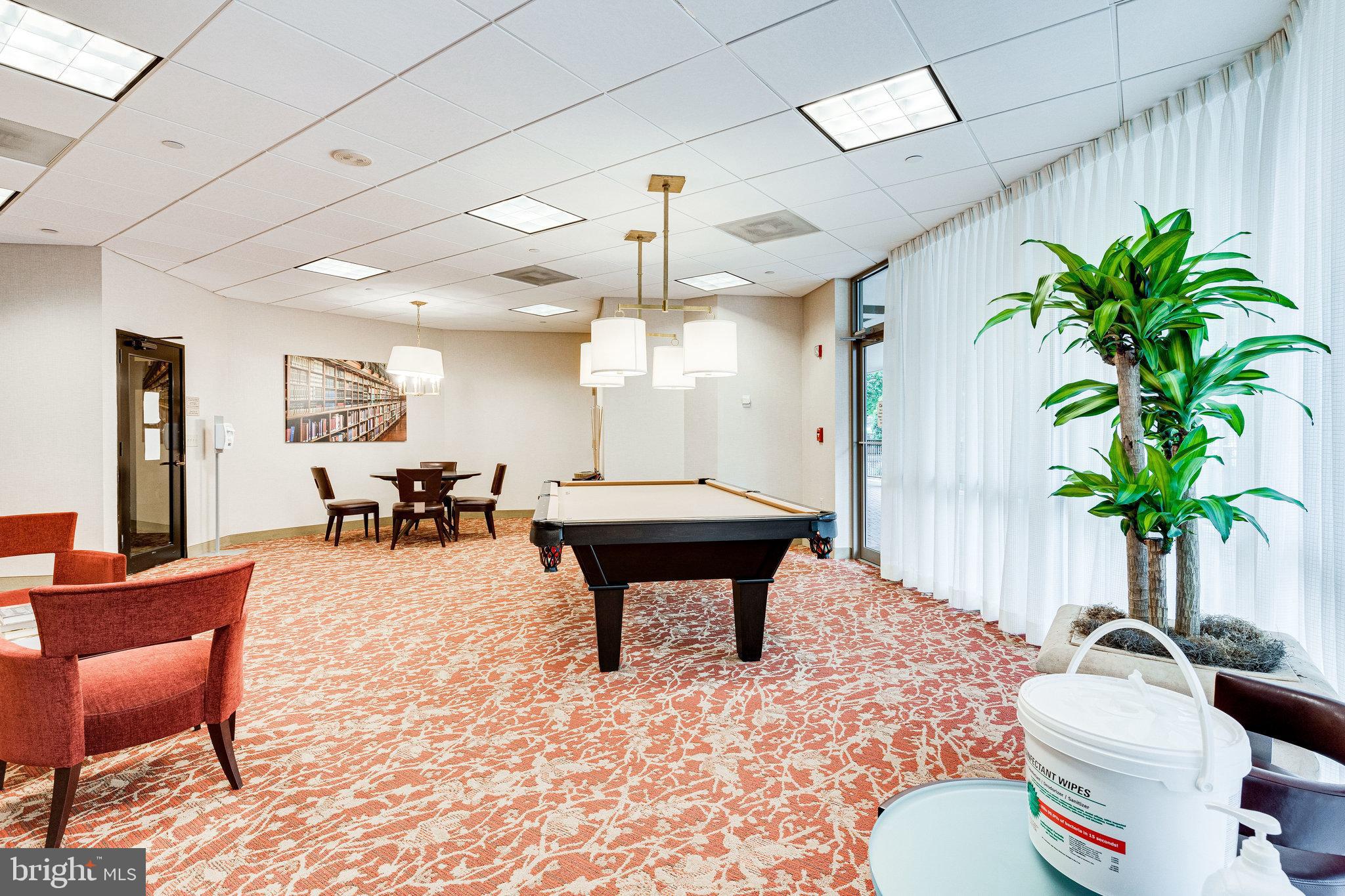 VIRGINIA SQUARE - Residential