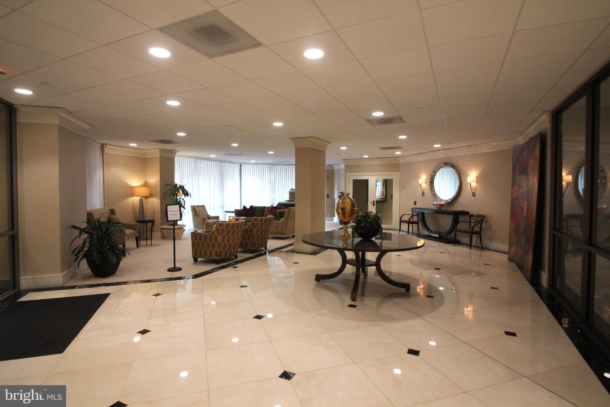 VIRGINIA SQUARE - Residential