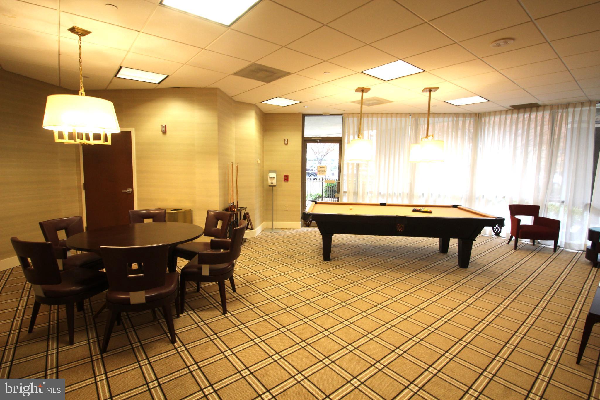 VIRGINIA SQUARE - Residential