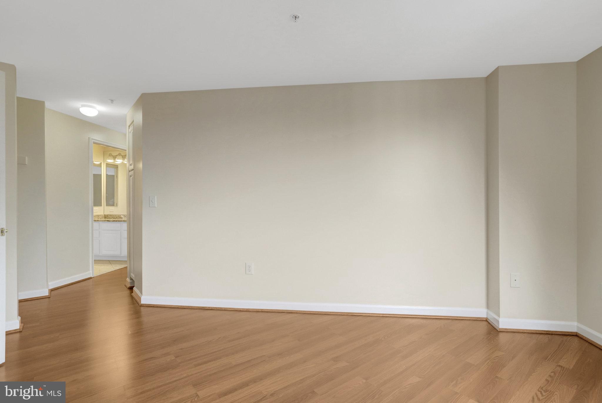 VIRGINIA SQUARE - Residential