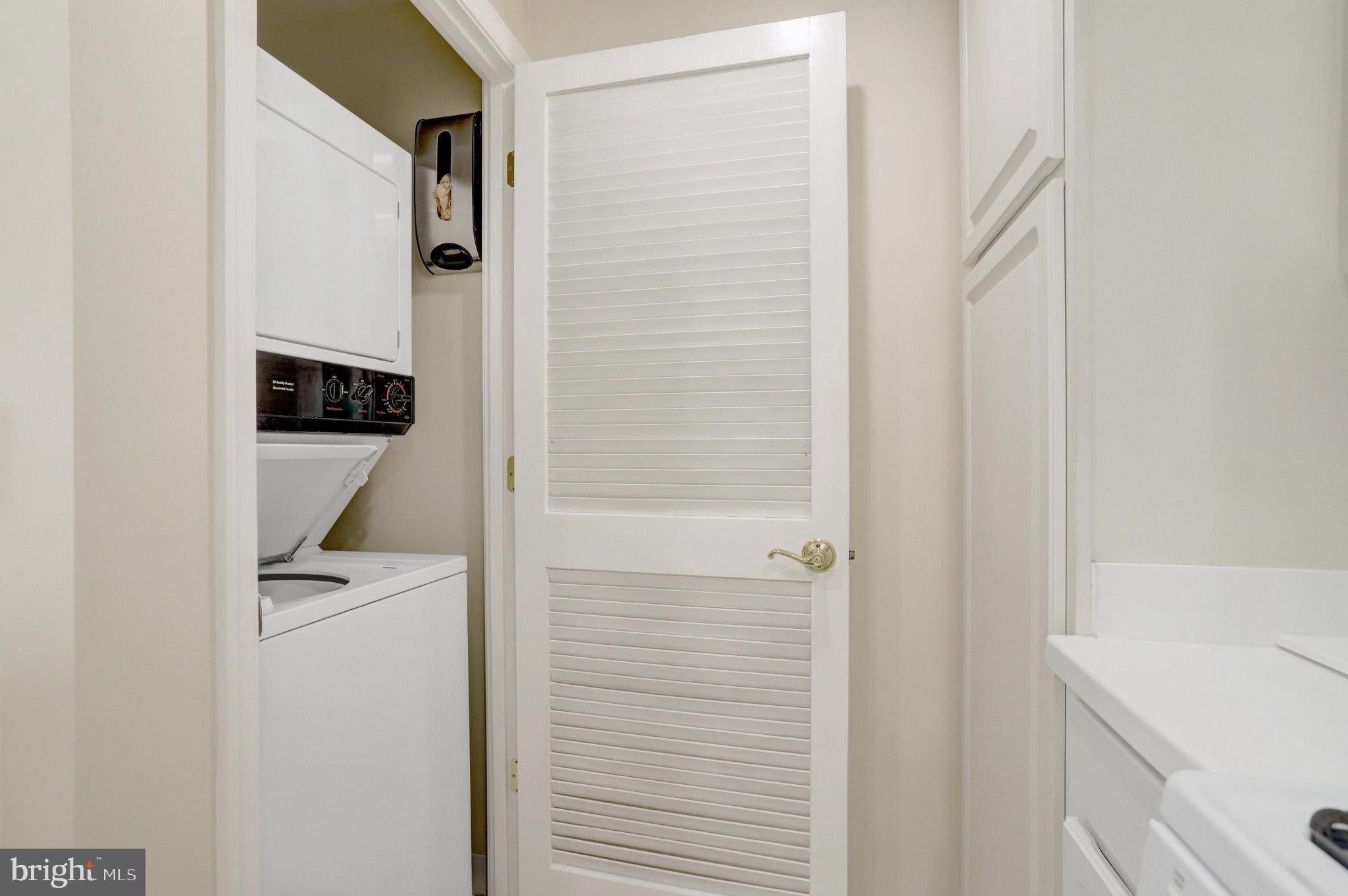 VIRGINIA SQUARE - Residential