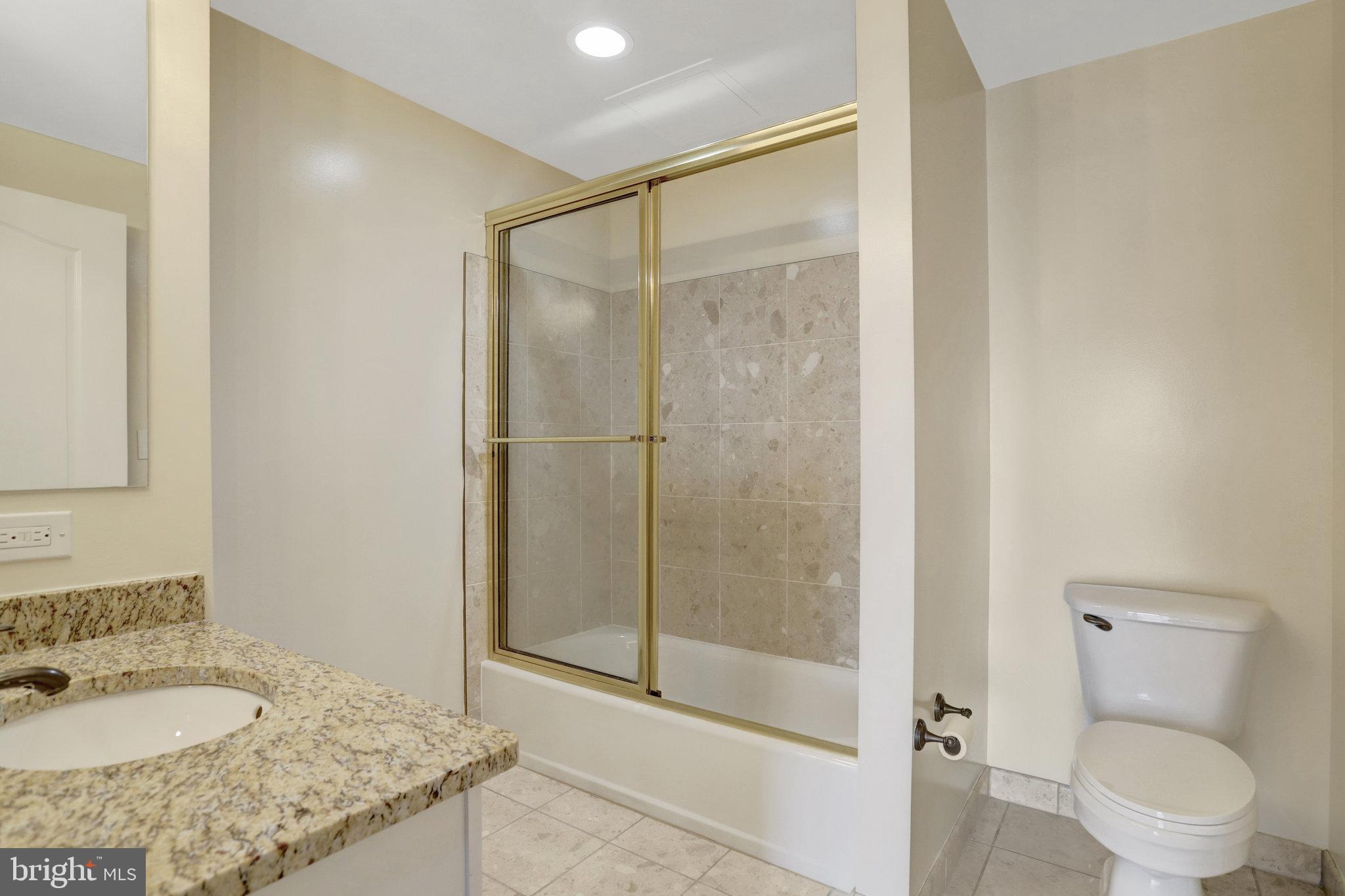 VIRGINIA SQUARE - Residential