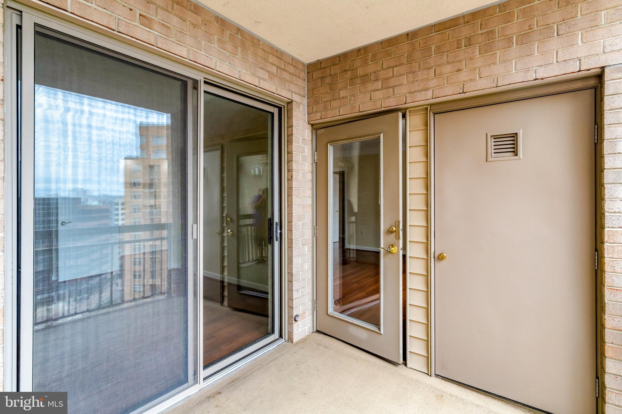 VIRGINIA SQUARE - Residential