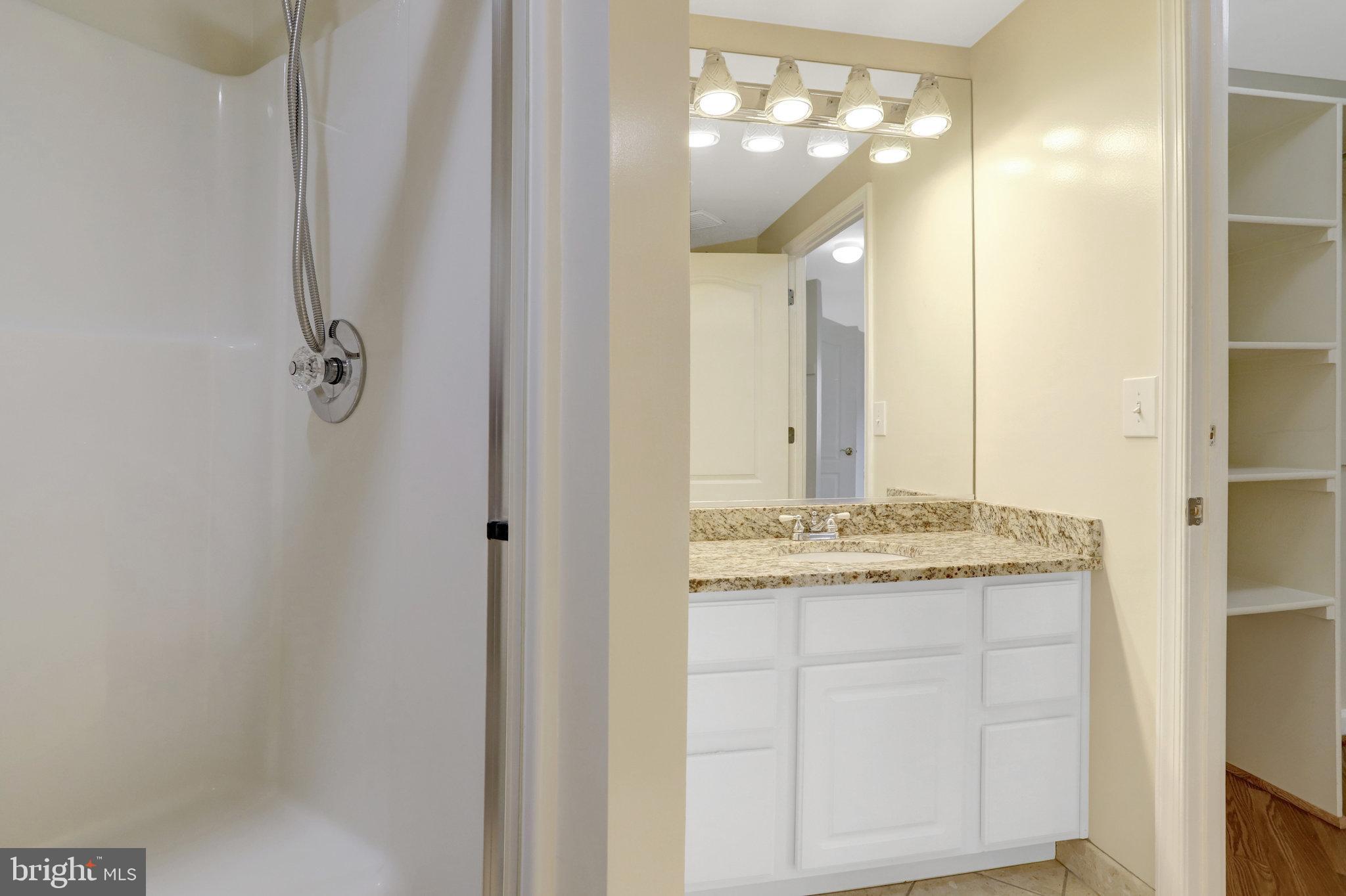 VIRGINIA SQUARE - Residential