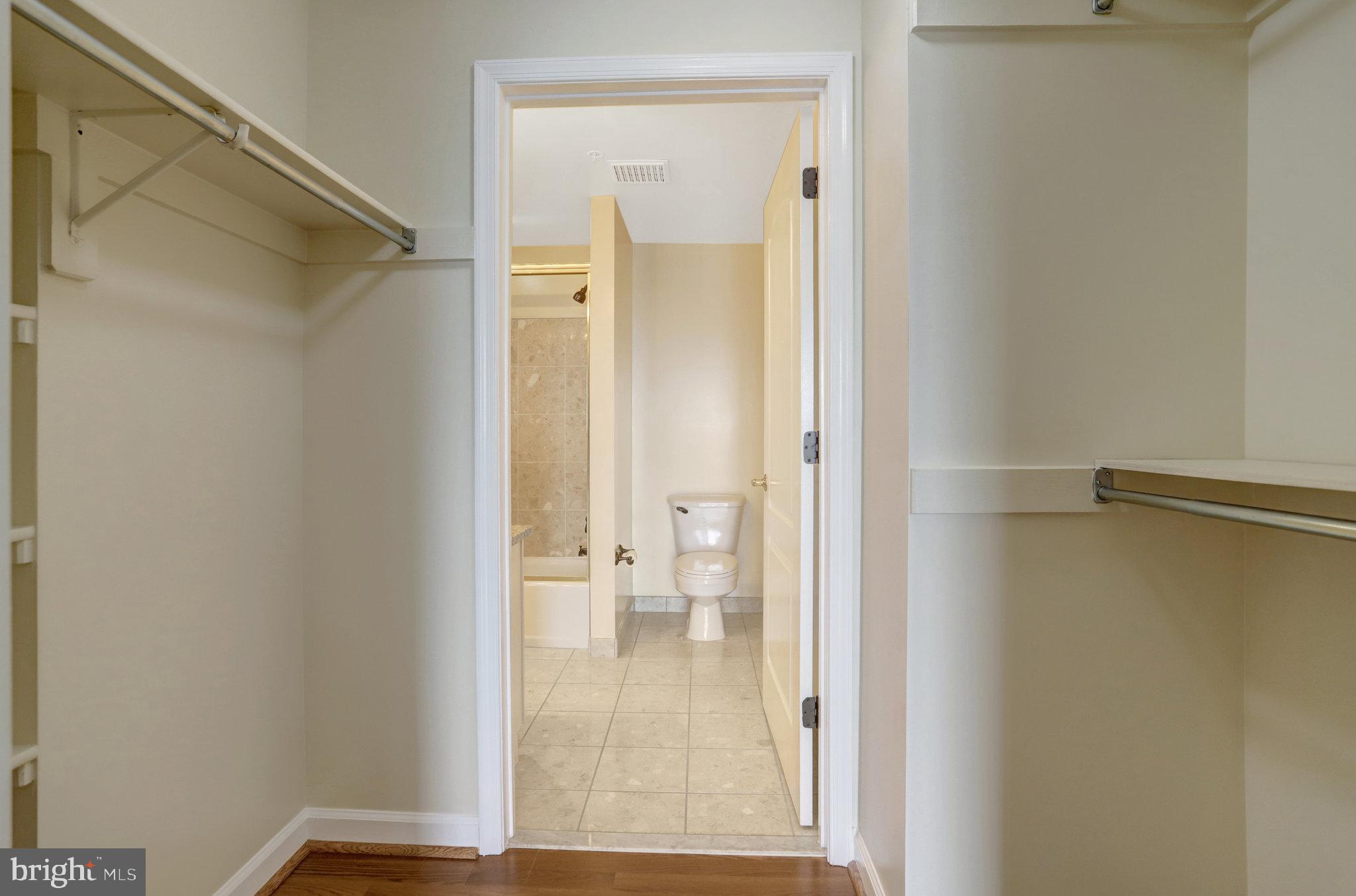 VIRGINIA SQUARE - Residential