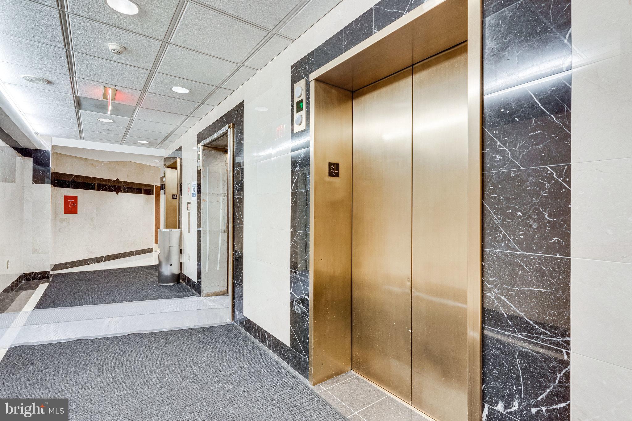 VIRGINIA SQUARE - Residential