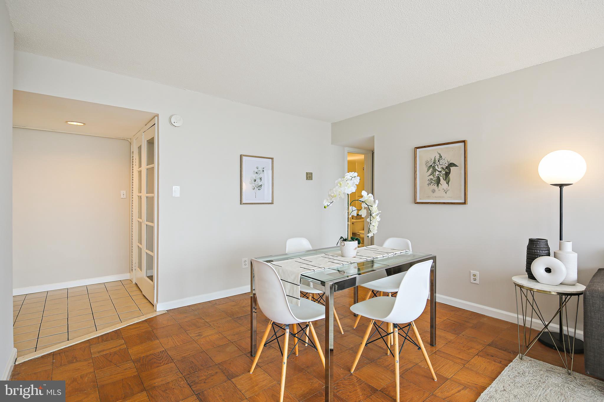 PRESIDENTIAL TOWERS - Residential