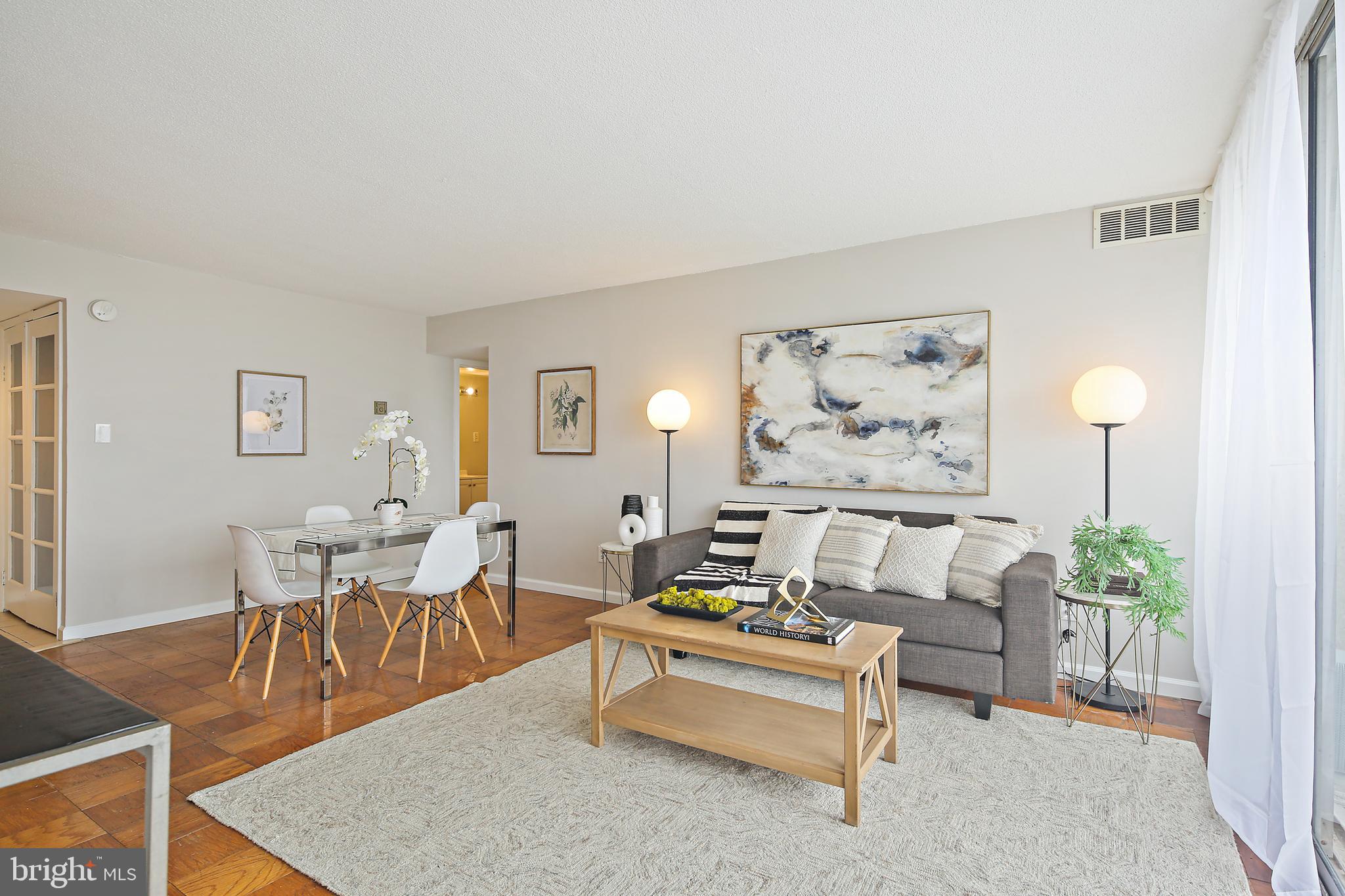 PRESIDENTIAL TOWERS - Residential