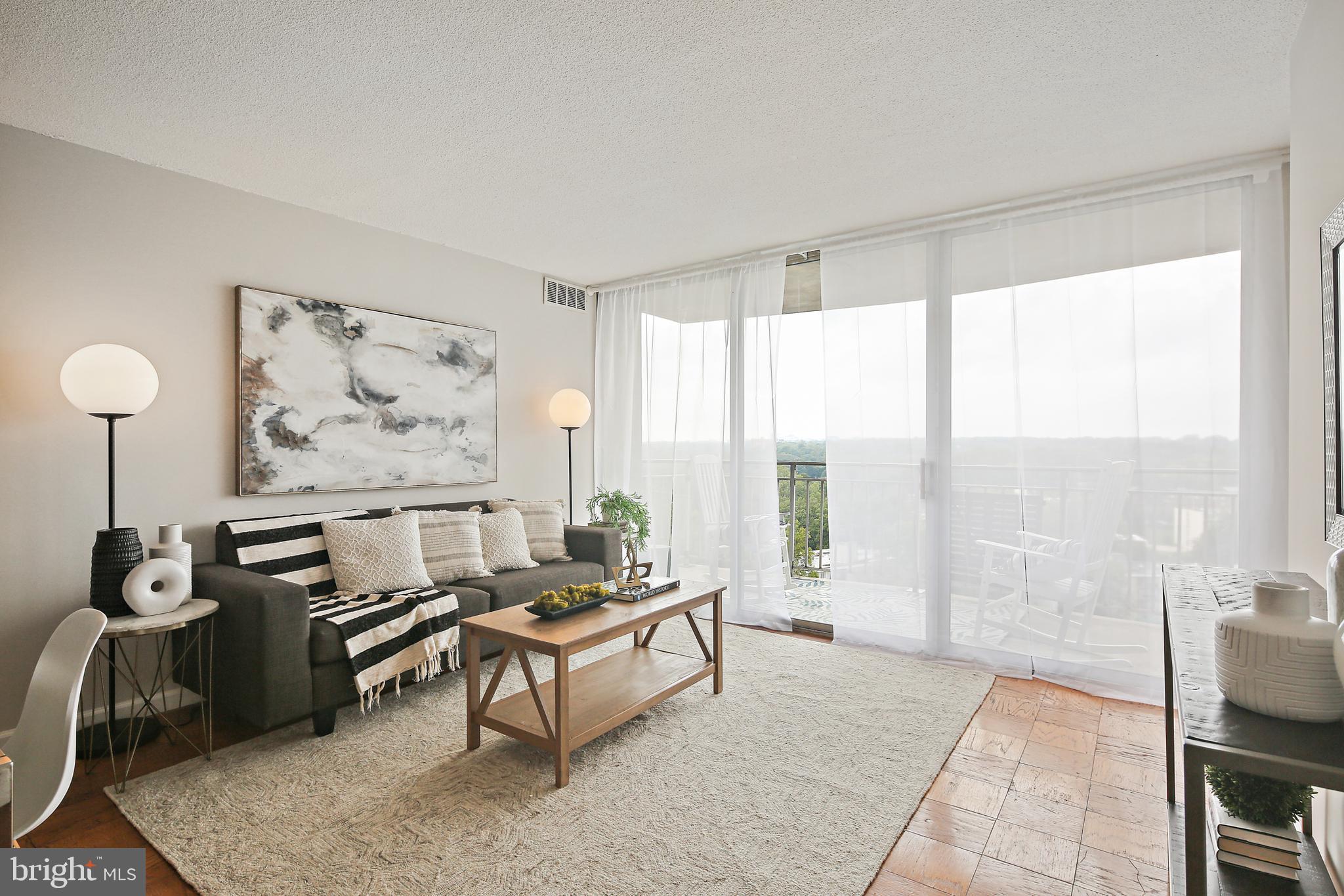 PRESIDENTIAL TOWERS - Residential