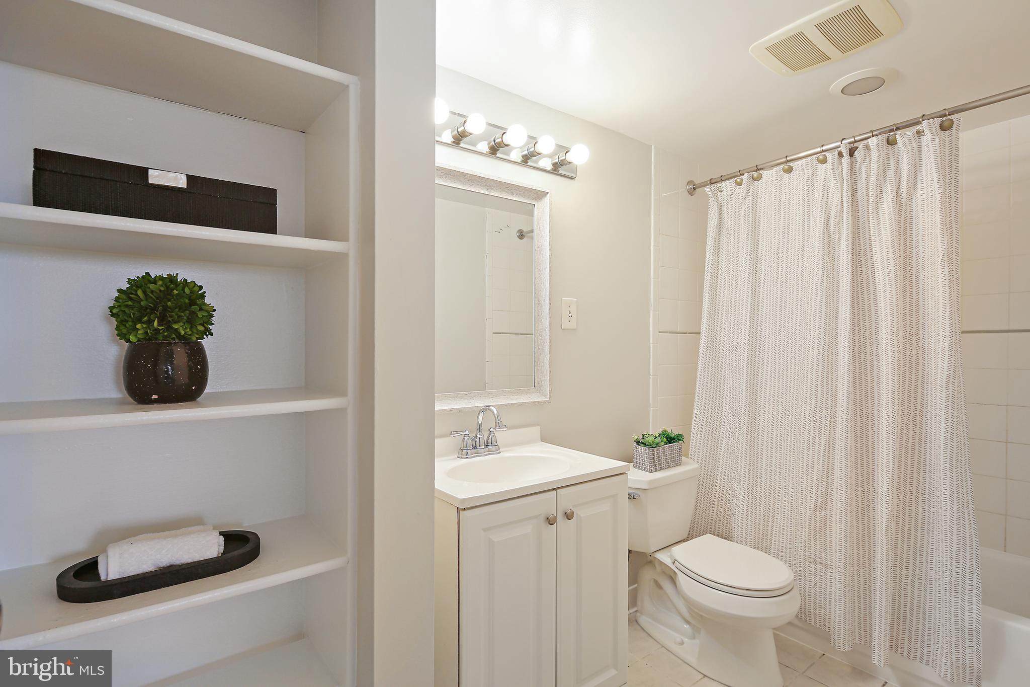 PRESIDENTIAL TOWERS - Residential