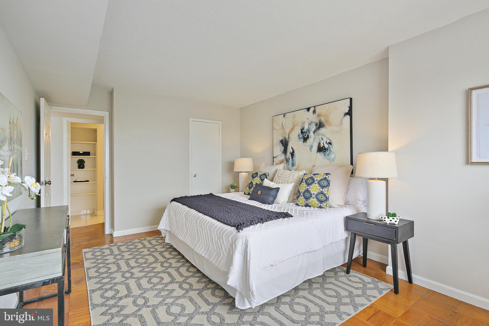 PRESIDENTIAL TOWERS - Residential