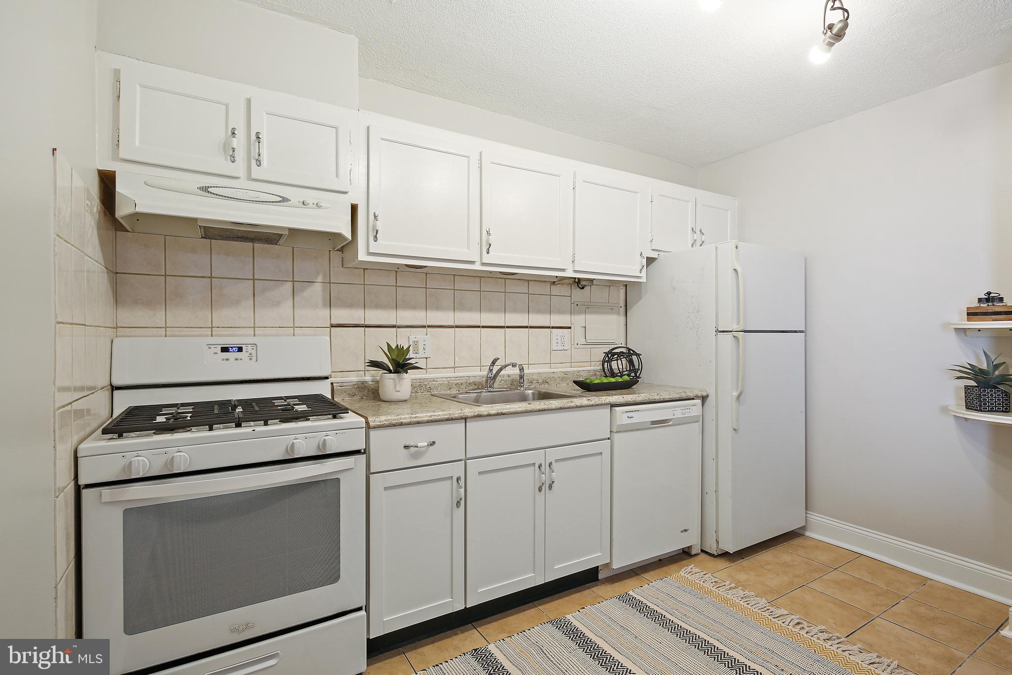 PRESIDENTIAL TOWERS - Residential