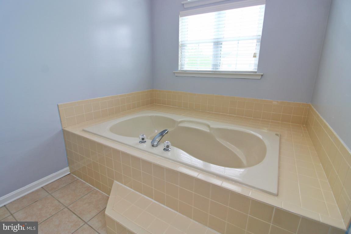 WEST VALLEY OAKS - Residential