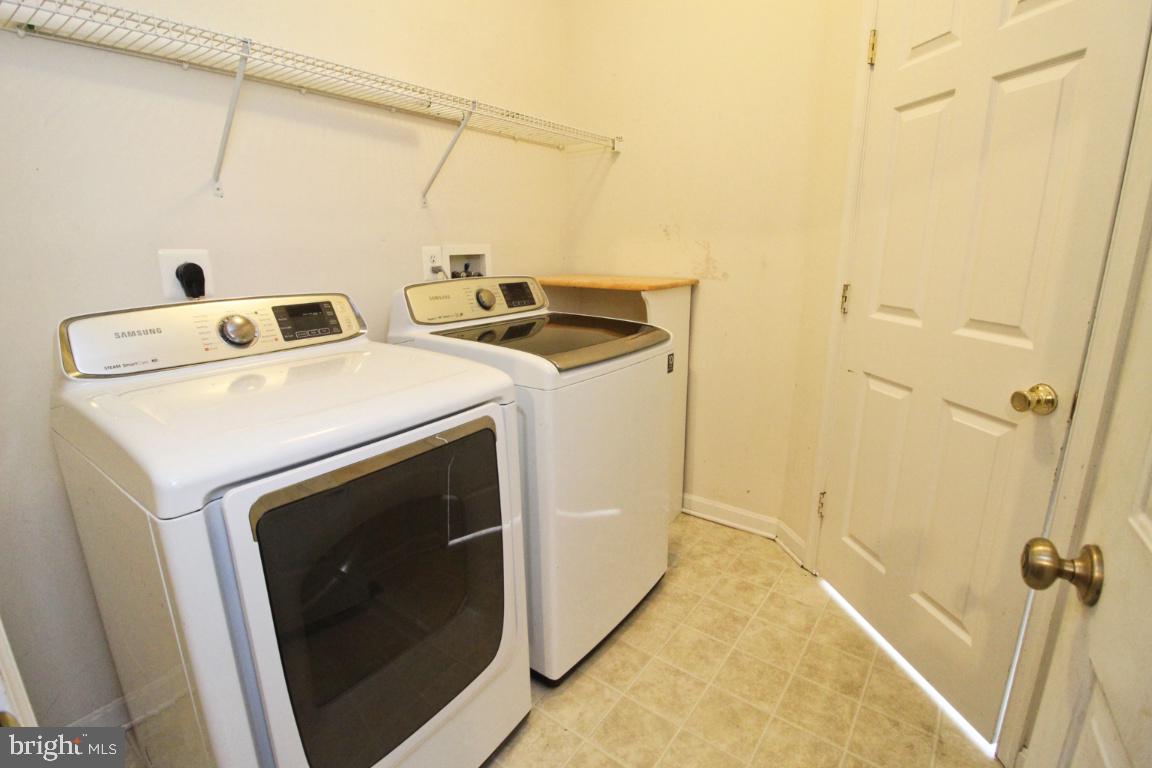 WEST VALLEY OAKS - Residential