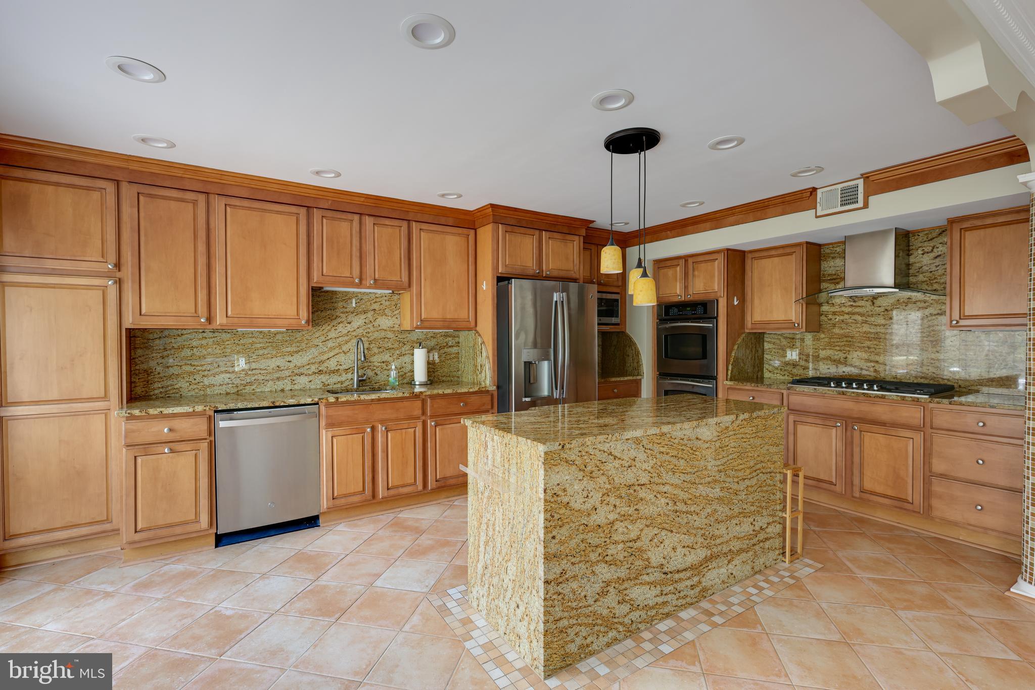 ASHBURN FARM - Residential Lease