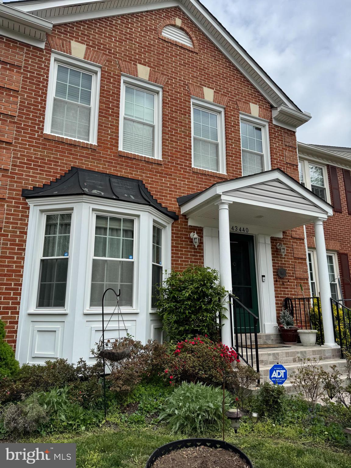 ASHBURN FARM - Residential Lease