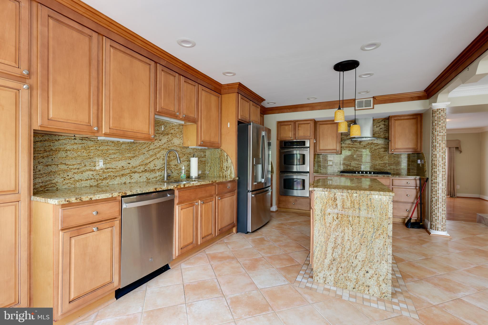 ASHBURN FARM - Residential Lease